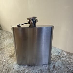 Drinkware Alcohol Wine Hip Flask Liquor Flask Stainless Steel Whiskey Holder 6oz